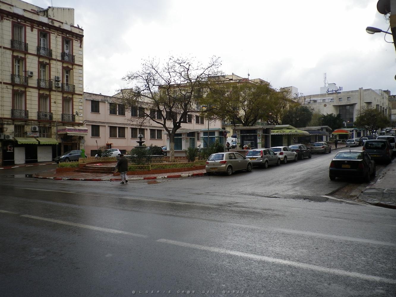 519 place hoche depuis la rue d'arzew.JPG